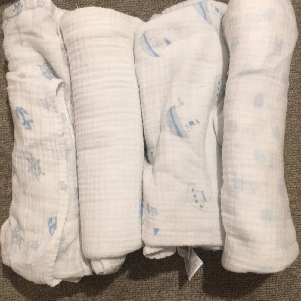 Set of 4 swaddle blankets